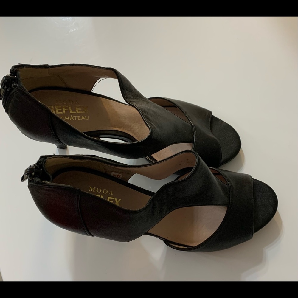 Shoes - Picture 6 of 7